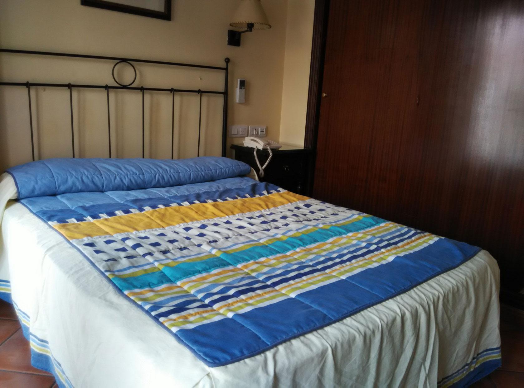 Hotel Calderon ثينيس ذي لا فيغا المظهر الخارجي الصورة