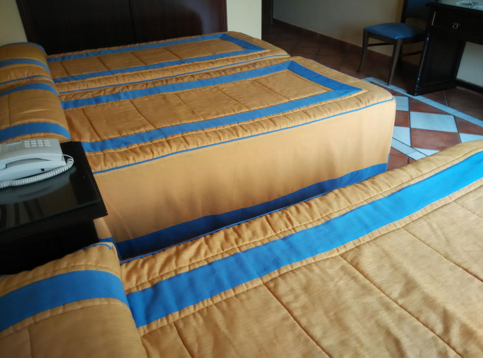 Hotel Calderon ثينيس ذي لا فيغا المظهر الخارجي الصورة