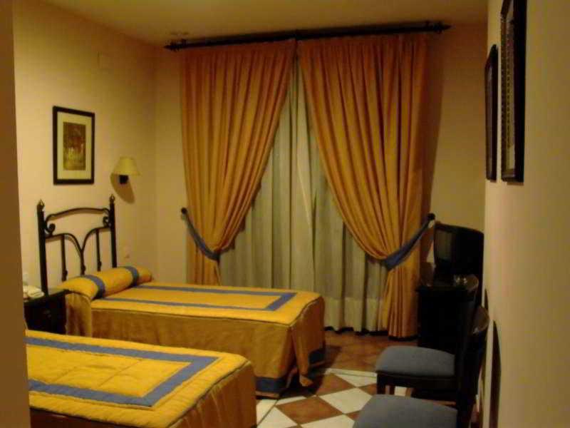 Hotel Calderon ثينيس ذي لا فيغا المظهر الخارجي الصورة